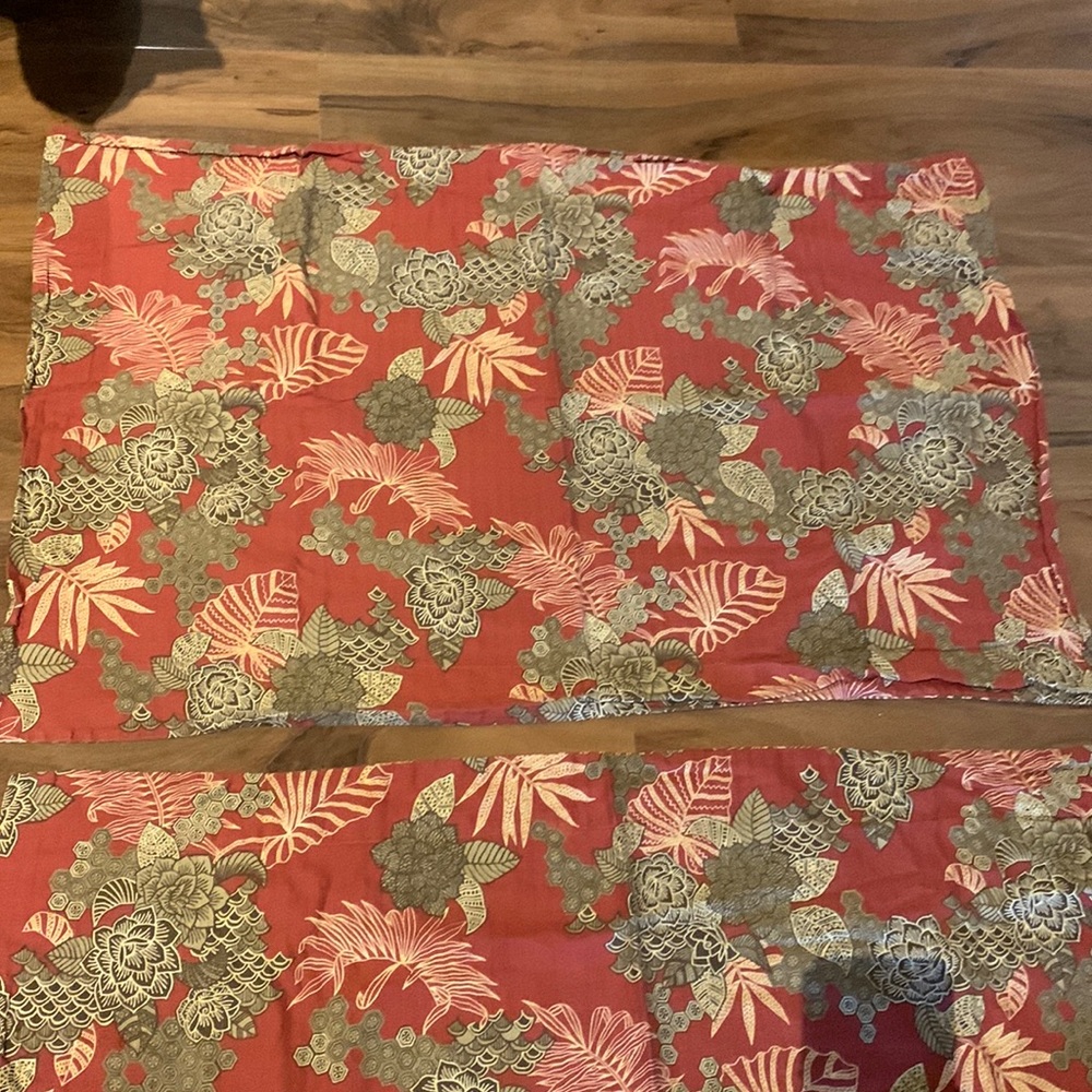 Tommy Bahama 2 king pillow shams brick red brown tan floral print 100%cotton